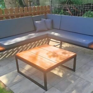 narożnik z drewna poduszki ogrodowe